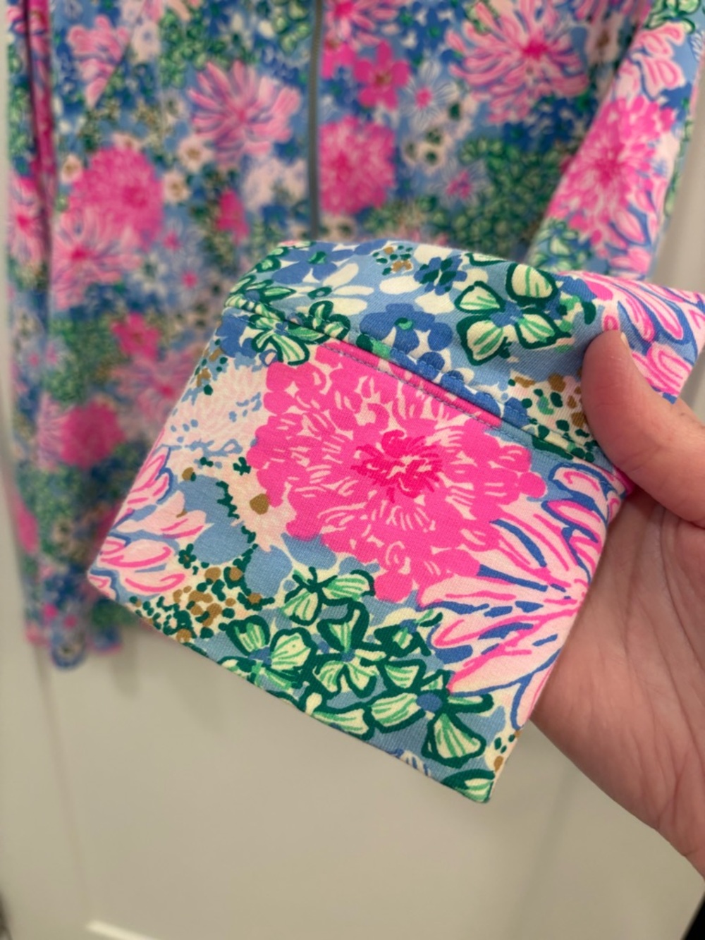 Lilly Pulitzer Melena UPF 50+ Quarter Zip Popover in Multi Lil Soirée All Day L - Picture 7 of 13